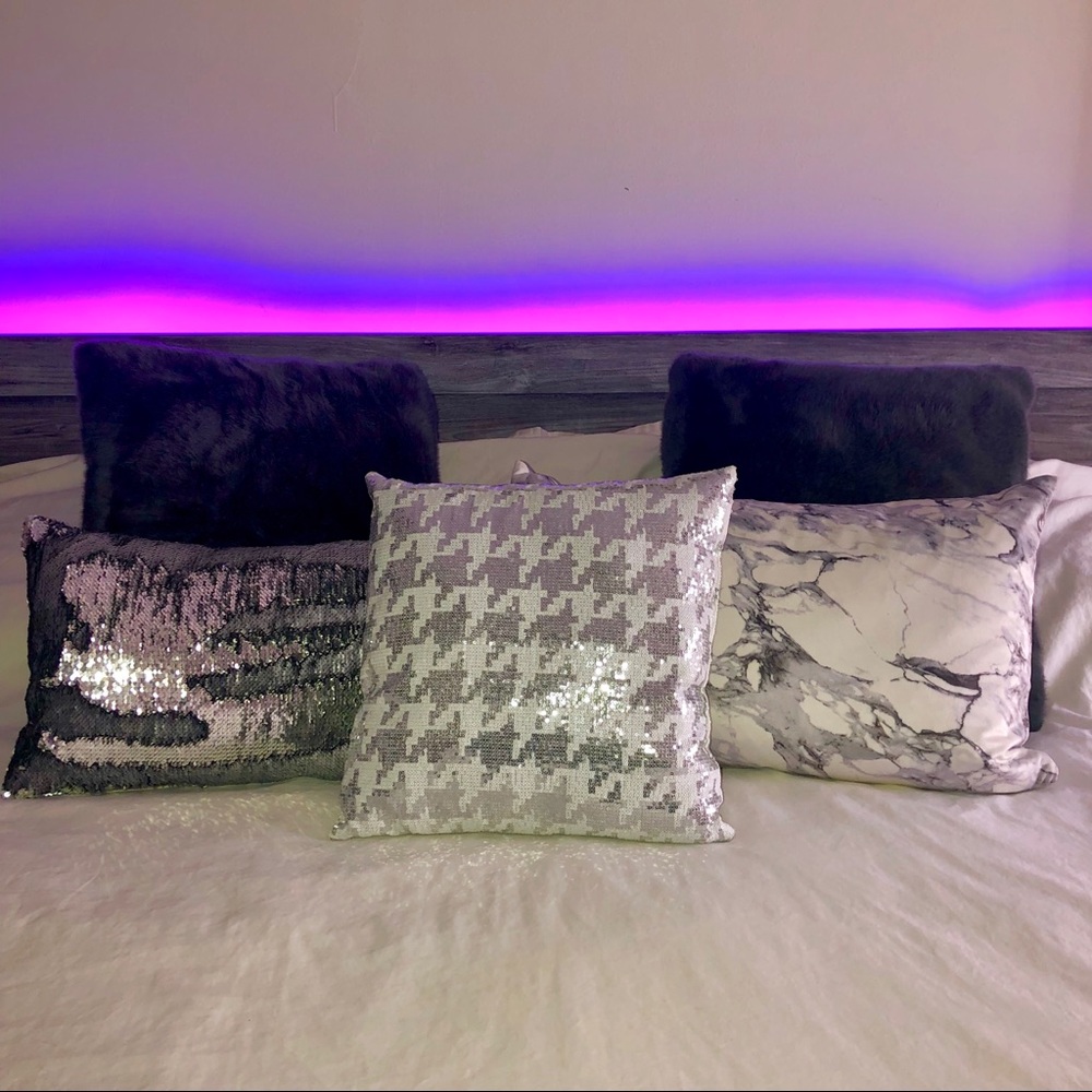 Glam Pillows✨